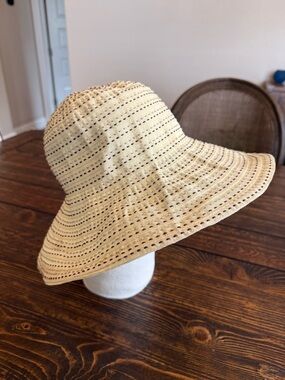 LIKE NEW - Woven Sun Hat - Beige with Black Accents